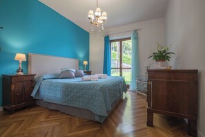 2 多间卧室、熨斗/熨衣板、WiFi、床单