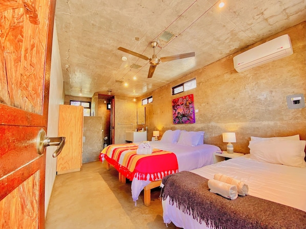 1 dormitorio, tabla de planchar con plancha, wifi y ropa de cama