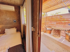 1 dormitorio, tabla de planchar con plancha, wifi y ropa de cama