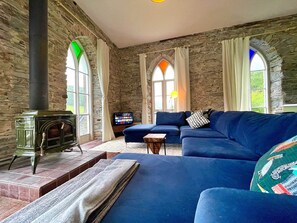 Living area - 5 Bedroom Holiday Home in Dinas Mawddwy, No Deposit (Machynlleth)