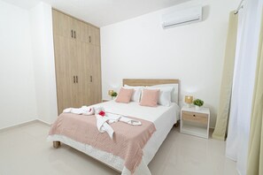 1 bedroom, desk, iron/ironing board, free WiFi - Caribbean · WiFi · AC · Sleeps 4 · Full Kitchen (San Rafael del Yuma)