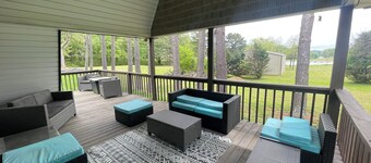 Fisherman’s Paradise 3-bedroom lake house with WiFi, AC in Springville, TN.