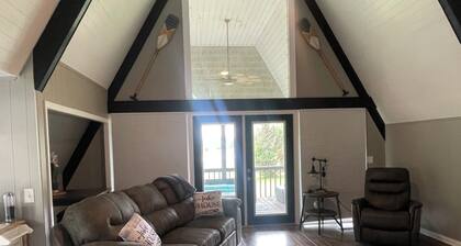 Fisherman’s Paradise 3-bedroom lake view home with WiFi, AC in Springville, TN.