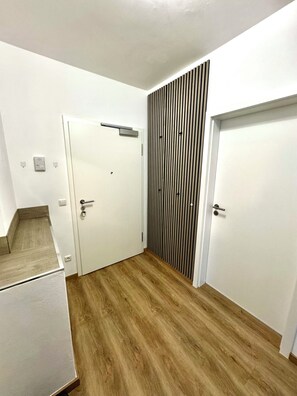 Interior - 2-room apartment in Regensburg with terrace & parking space (Regensburg)