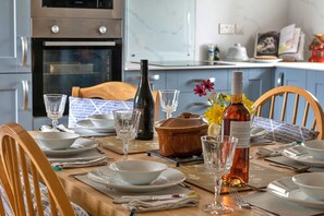 Cottage | Interior detail - Cottage in North Wales With Hot Tub & Views (Corwen)