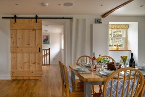 Cottage | Private kitchen | Stovetop - Cottage in North Wales With Hot Tub & Views (Corwen)