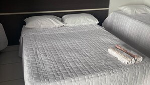 Ảnh chưa phân loại, 5 trong số 7 ảnh, nút