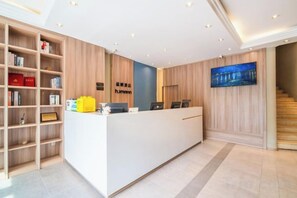 Ảnh chưa phân loại, 2 trong số 10 ảnh, nút