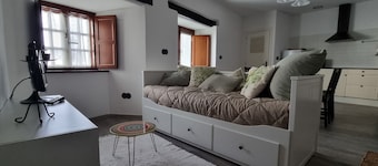 Lovely apartment in lCastropol with Patio
