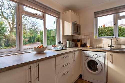 Cottage in Wellington Ideal for Walkers, No Deposit