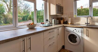 Cottage in Wellington Ideal for Walkers, No Deposit