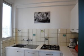 Apartment | Private kitchen - Sunny Apartment in Koksijde With Coastal Views (Koksijde)