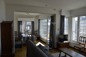 Dining - Sunny Apartment in Koksijde With Coastal Views (Koksijde)