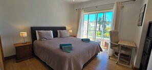 2 slaapkamers, een strijkplank/strijkijzer, wifi, beddengoed