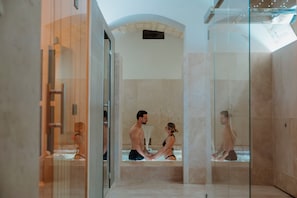 Couples treatment rooms, sauna, hot tub, steam room, Turkish bath - deB&SPA (Altamura)