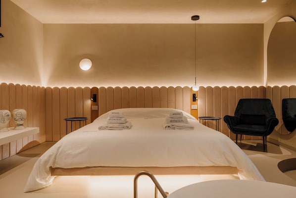 Premium bedding, down duvets, Select Comfort beds