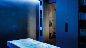 Couples treatment rooms, sauna, hot tub, steam room, Turkish bath