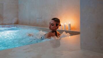 Couples treatment room(s), sauna, hot tub, steam room