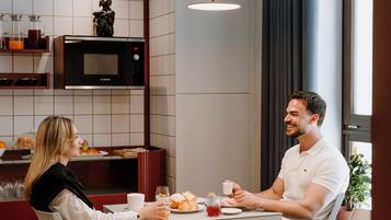 Petit déjeuner compris