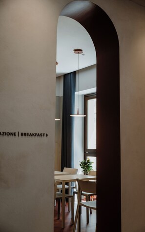 Petit déjeuner compris