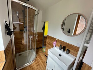 Hair dryer, towels, soap, shampoo - Time to recover! Cozy vacation apartment in the green Harz Mountains! (Wildemann)