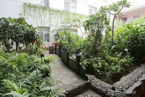 Dongying Garden Hotel (Lanzhou University Railway Station)