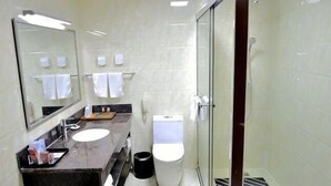 Bathroom - Dongying Garden Hotel (Lanzhou University Railway Station) (Lanzhou)