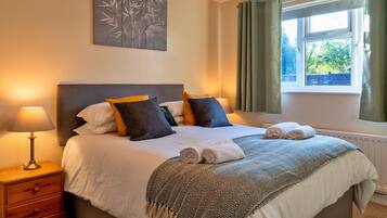 3 bedrooms, iron/ironing board