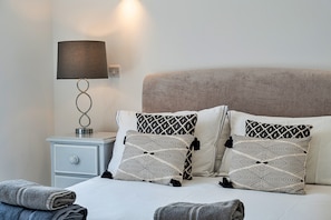 House | 5 bedrooms - Charming Home in Saltash Near Whitsand Bay (Saltash)