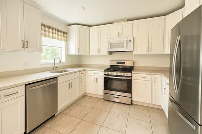 Charming 2-bedroom with WiFi and AC in delightful Pasadena