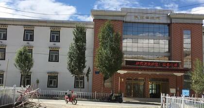Ali Pulan Town Hotel