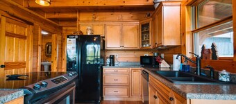 Hot Tub | Off-Road Parks |Private Pond | Sleeps 7