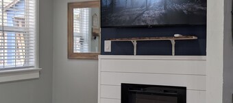 Welcome to the Starry Night Cabin, your perfect year-round getaway!