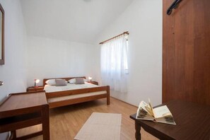 Apartment | 1 bedroom - Holiday Home in Sibenik Near Adriatic Beaches (Sibenik)