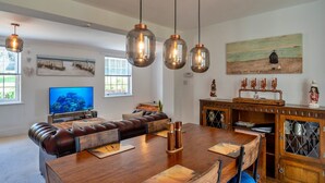 Cottage | Dining