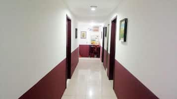 المنشأة من الداخل