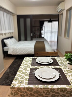 2 bedrooms, desk, free WiFi - Osaka Castle, Nakanoshima and Osaka-Tenmangu / Orizuru Kitchen Apartment 202 (Osaka, Kita Ward)