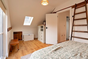 2 chambres, fer et planche à repasser