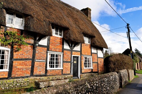 Cottage in Chilton Foliat Near Savernake Forest