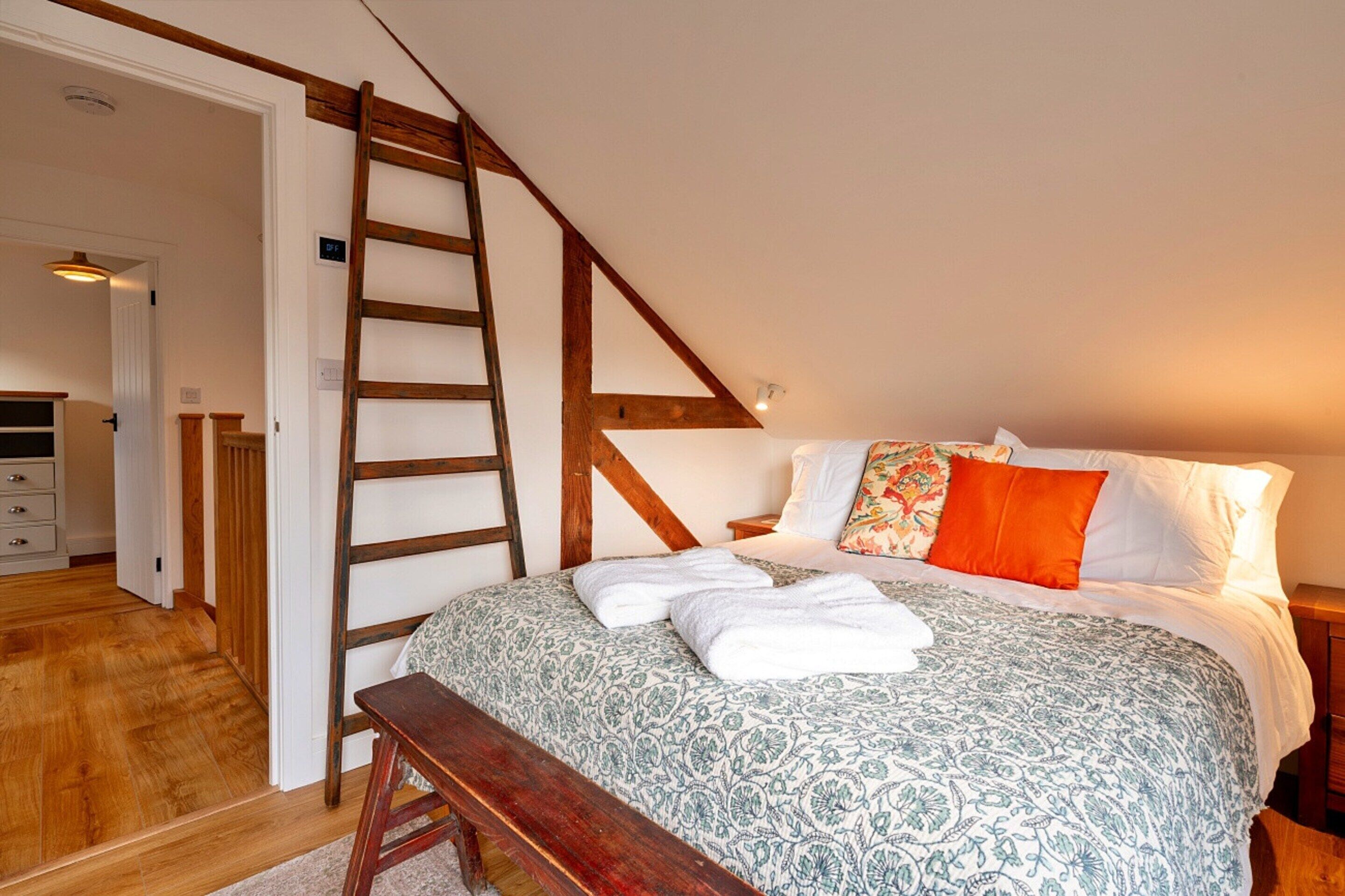 Cottage | 2 bedrooms, iron/ironing board
