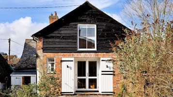 Cottage | Exterior detail