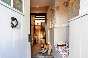 Cottage | Reception