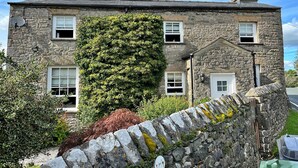 Unclassified image, 4 of 54, button - Cottage in Casterton Near Kirkby Lonsdale (Carnforth)