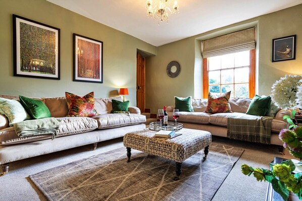 Cottage | Living area