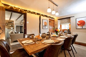 Cottage | Dining