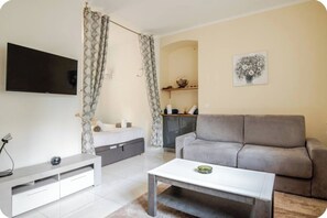 3 quartos, ferros/tábuas de passar roupa, Wi-Fi, roupa de cama