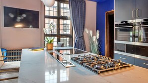 House | Private kitchen - Holiday Home Near Castle Quarter (Nottingham)