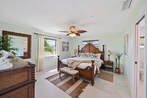 4 bedrooms, iron/ironing board, travel crib, free WiFi