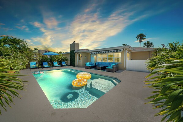 Outdoor pool, a heated pool