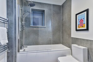 Apartment | Bathroom | Hair dryer